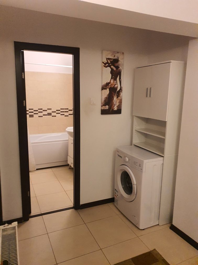 Închiriez apartament 3 camere