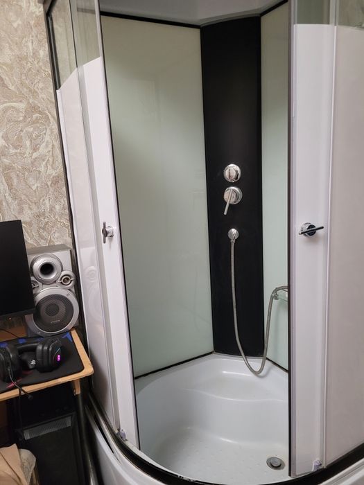 Срочно продается душевая кабина