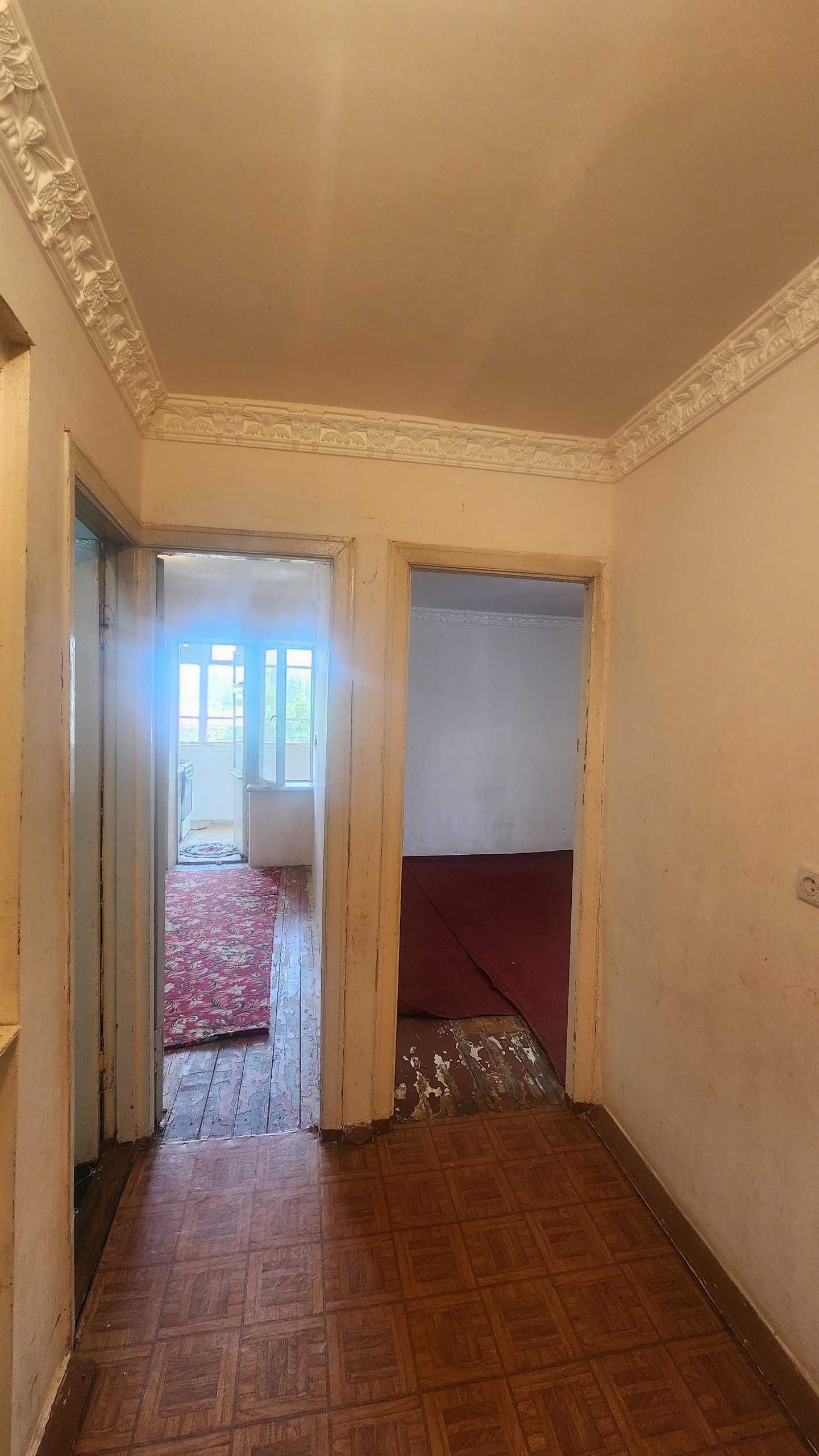 1 комнатная квартира, имеется 6м балкон, пр.Наваи