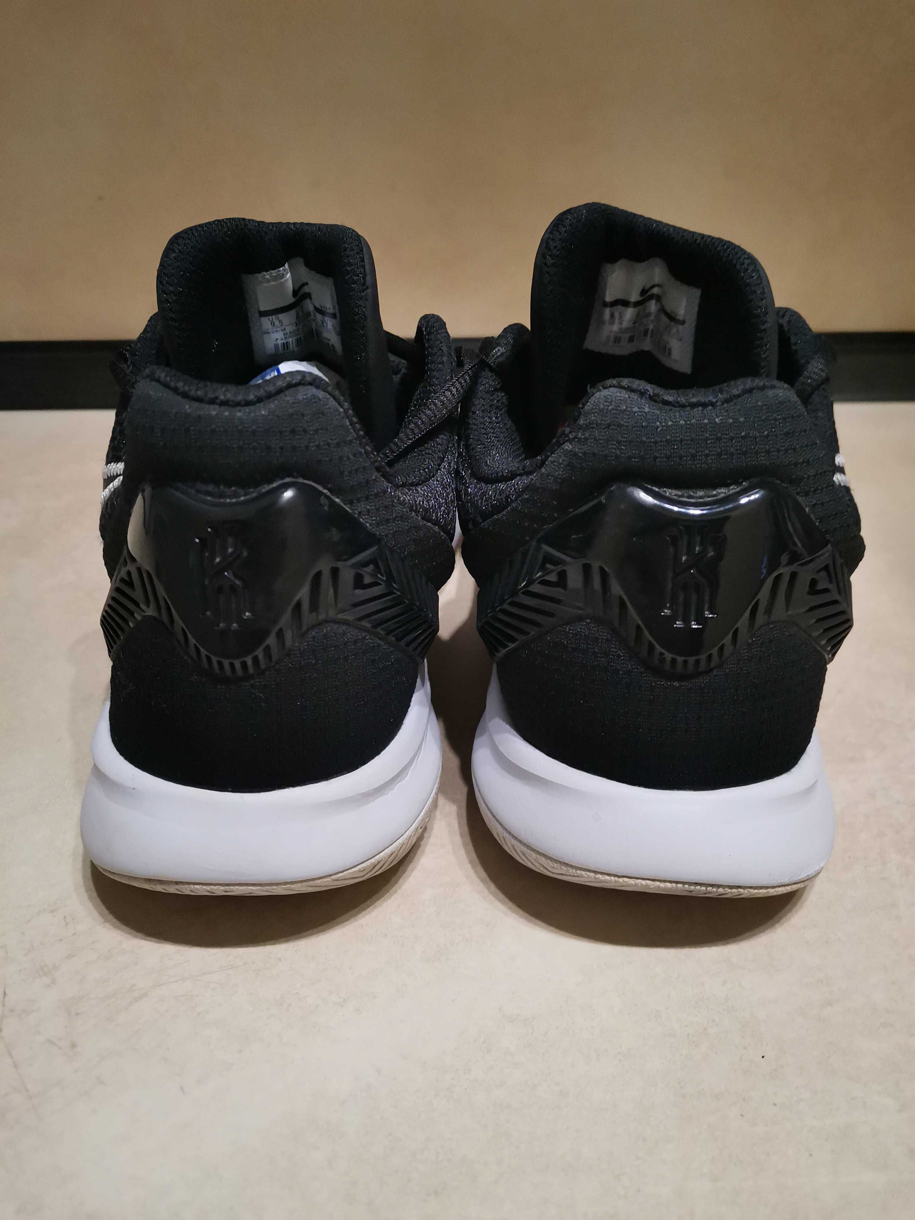 Nike Kyrie Flytrap IIBlack White.