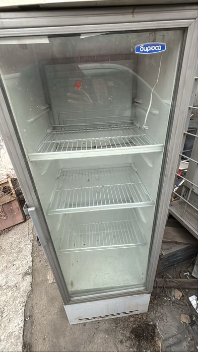 продам витринный холодильник со стеклянной дверцой