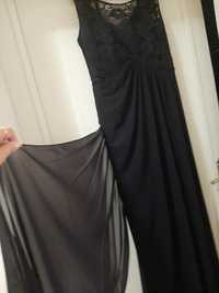 дълга класическа черна рокля  с дантела в горната част