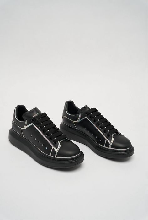 Vand adidasi Alexander McQueen