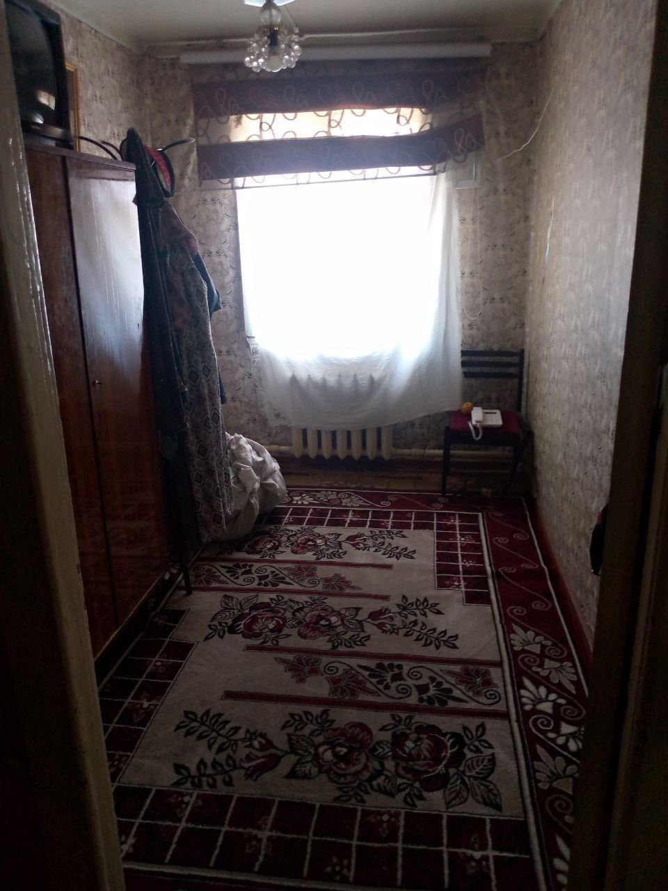 3 ком. квартира (3/2/2), Спутник 8 (Сергели). Дом деревянный.