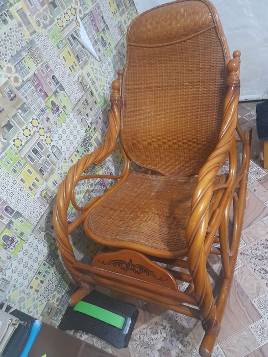 Кресло качалка ротанговое