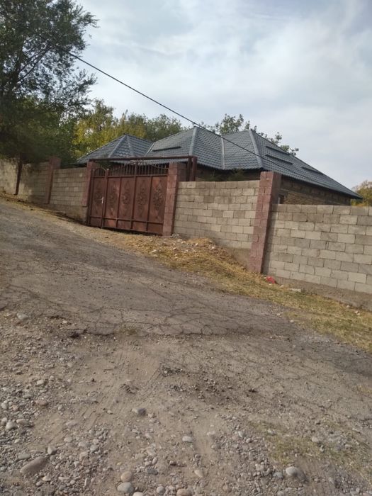 Продаётся отдельностоящий дом из кирпича