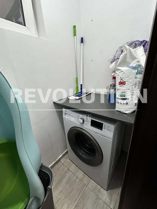 Тристаен апартамент в района на Възраждане 1!