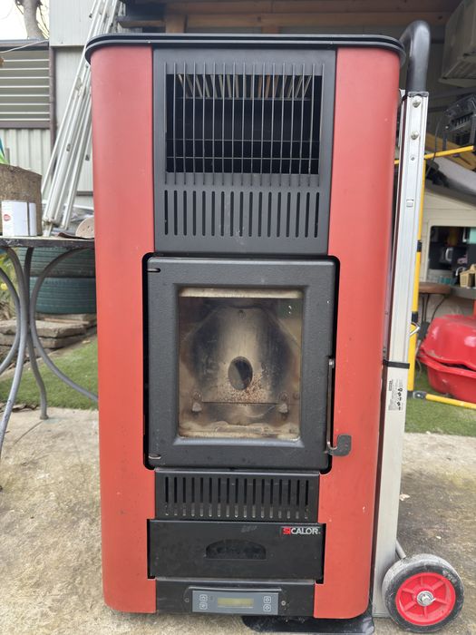 Soba Peleti cu aer cald , tiraj fortat