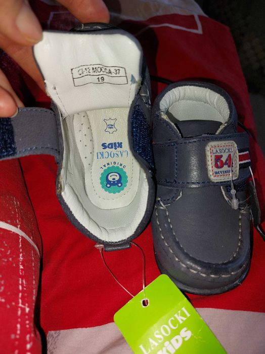 Vand pantofi bebelusi noi- cu eticheta