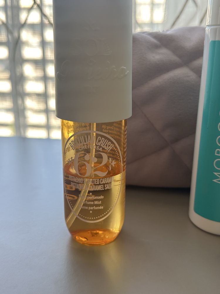 Козметика Clarins, Moroccanoil, Kiko Milano, Beauty of Joseon, несесер