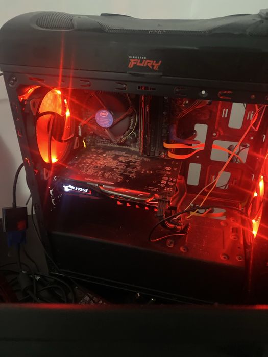 Vand urgent Calculator cu urmatoarele componente ‘