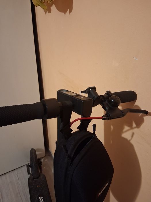 Trotineta electrica i scooter