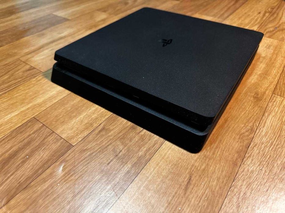 Ps 4 Slim 1TB + 5 игр