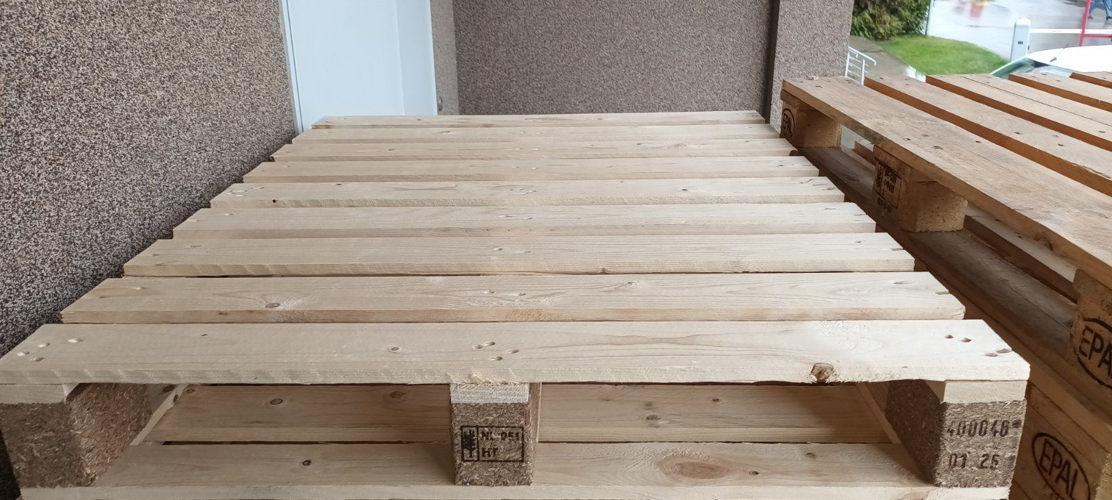 Продавам дървени скари 100/120 като нови.