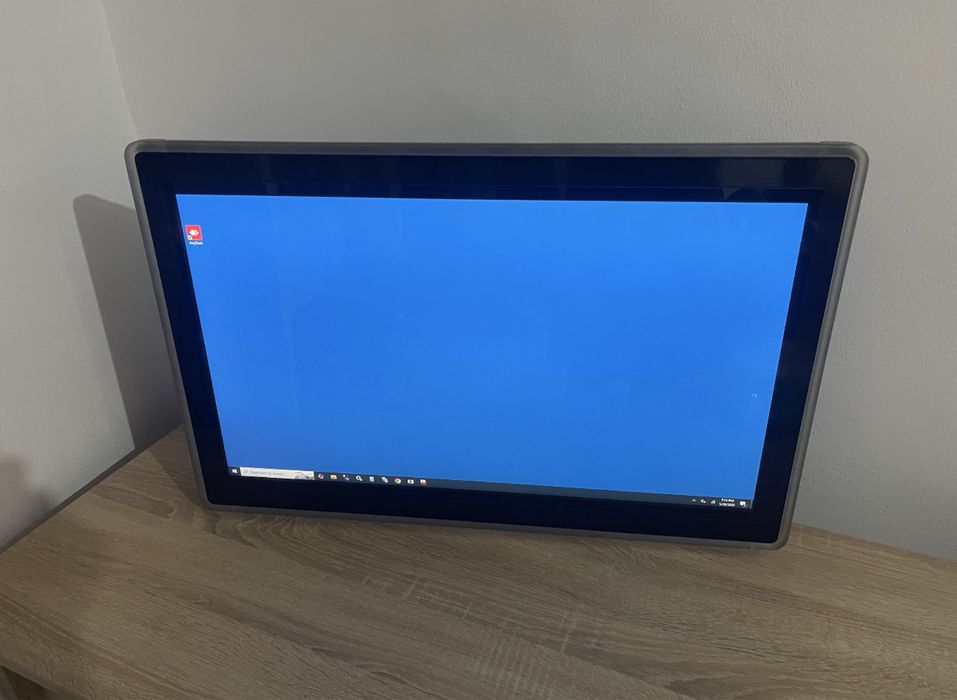 Monitor cu touch si controler