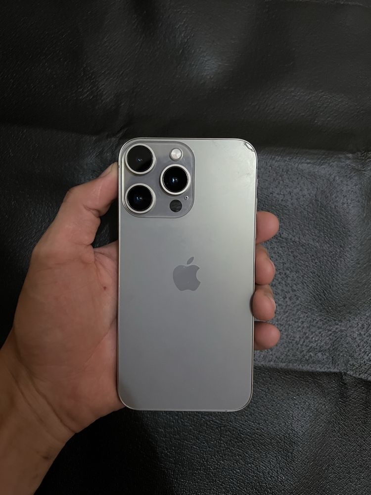 Iphone xr 16 pro korpus taqilgan holadi yaxshi