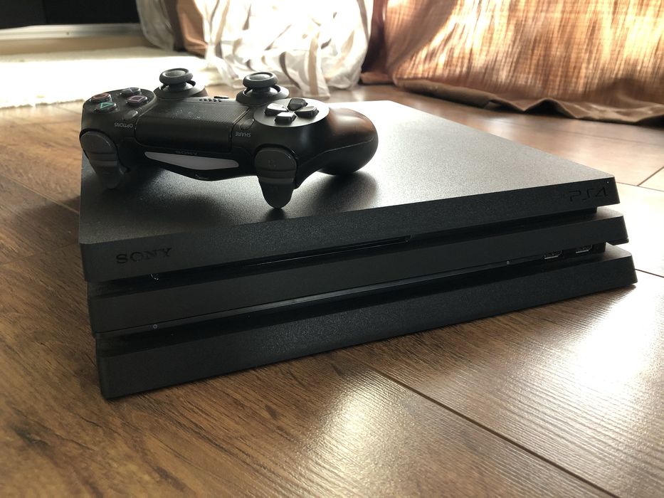 Playstation 4 Pro 1TB + Слушалки Trust + 3 игри подарък