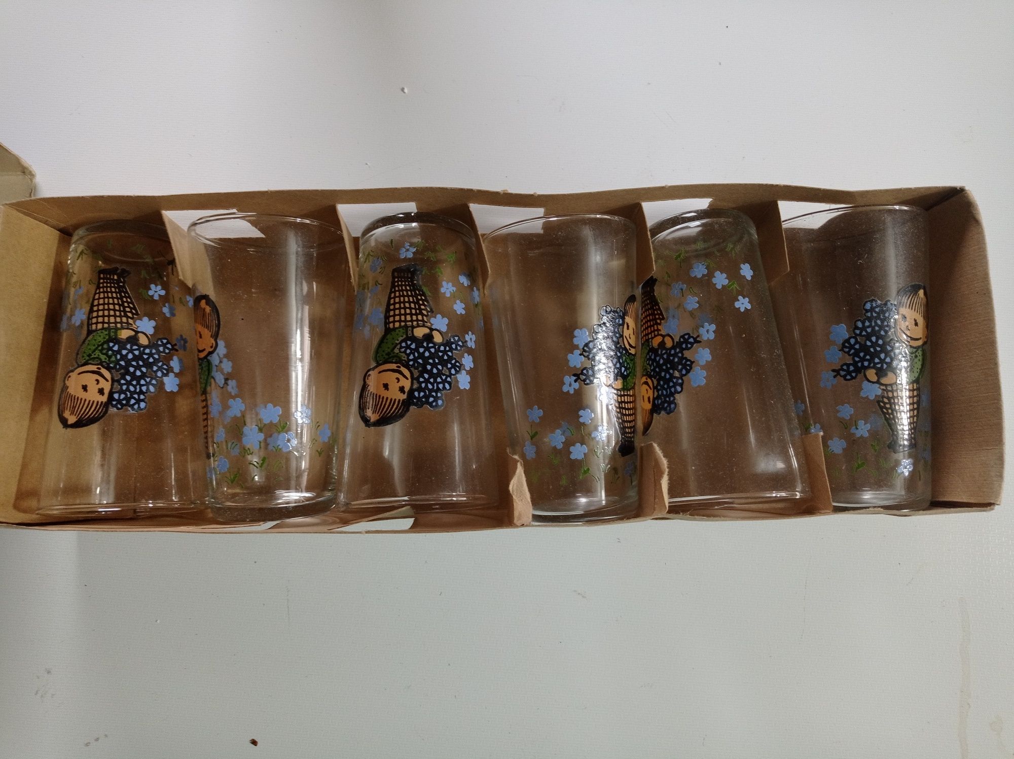 Set 6 pahare în cutia originala, fabricate la IASB