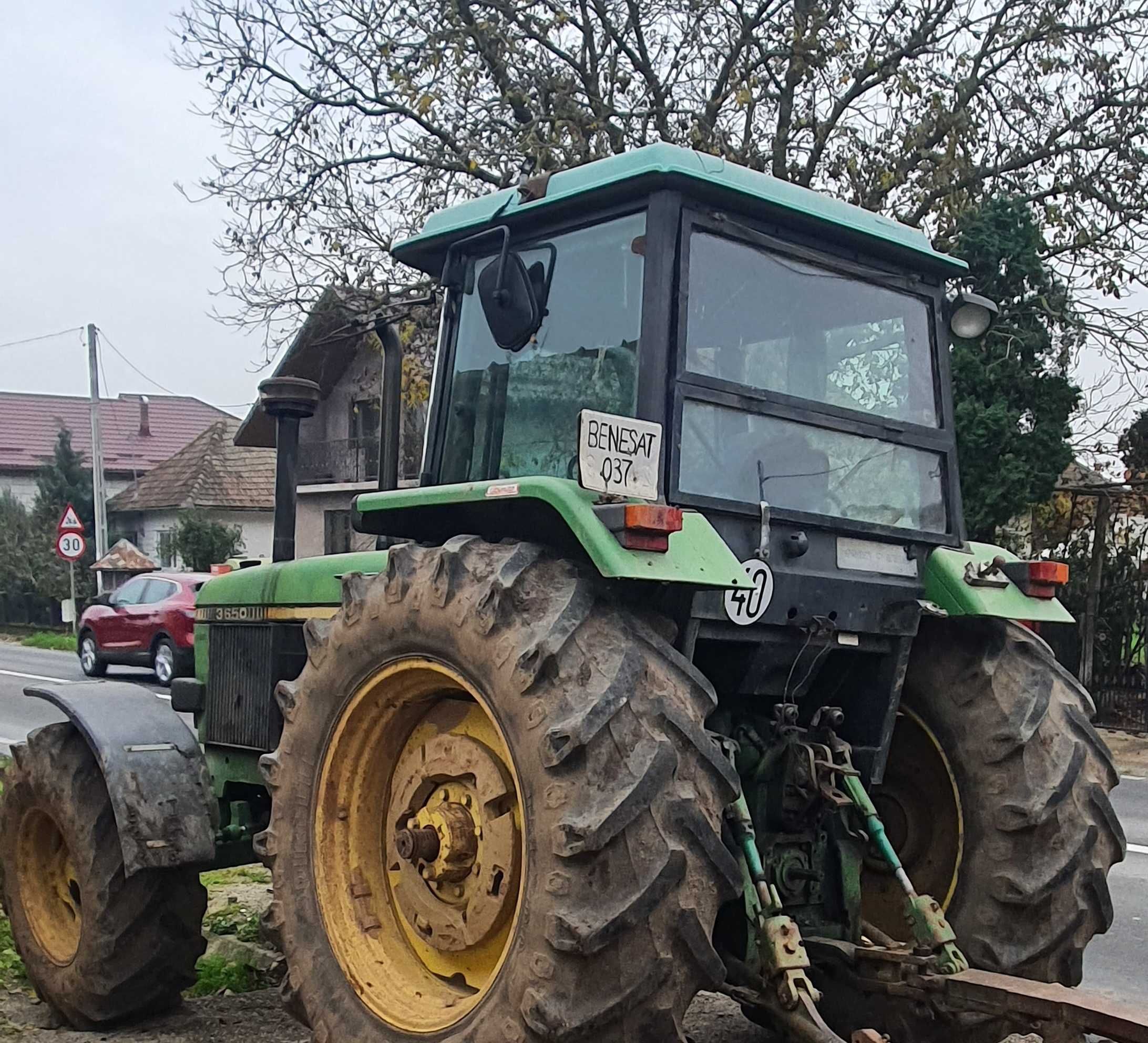 Vând tractor John Deere 3560