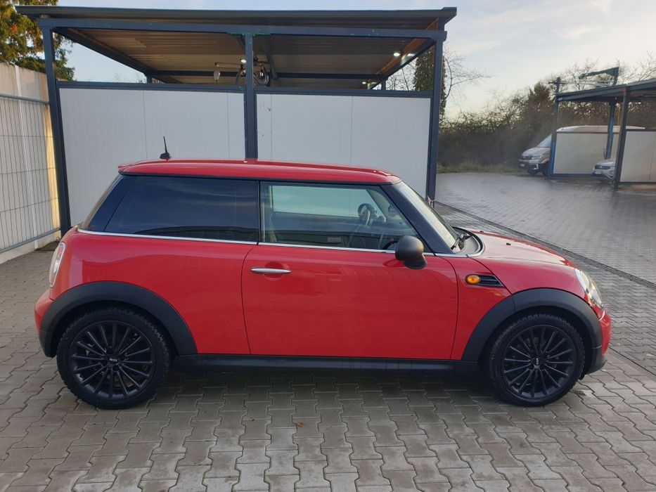 Vând Mini one cu multe piese noi