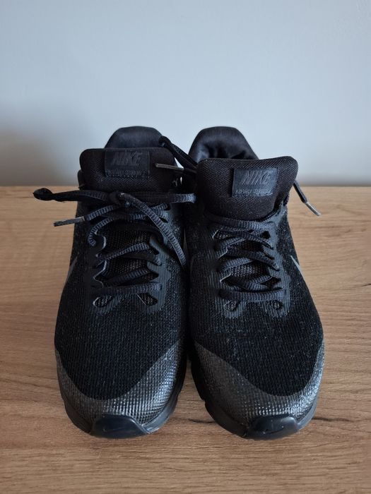 Маратонки NIKE. Стелка 24см.