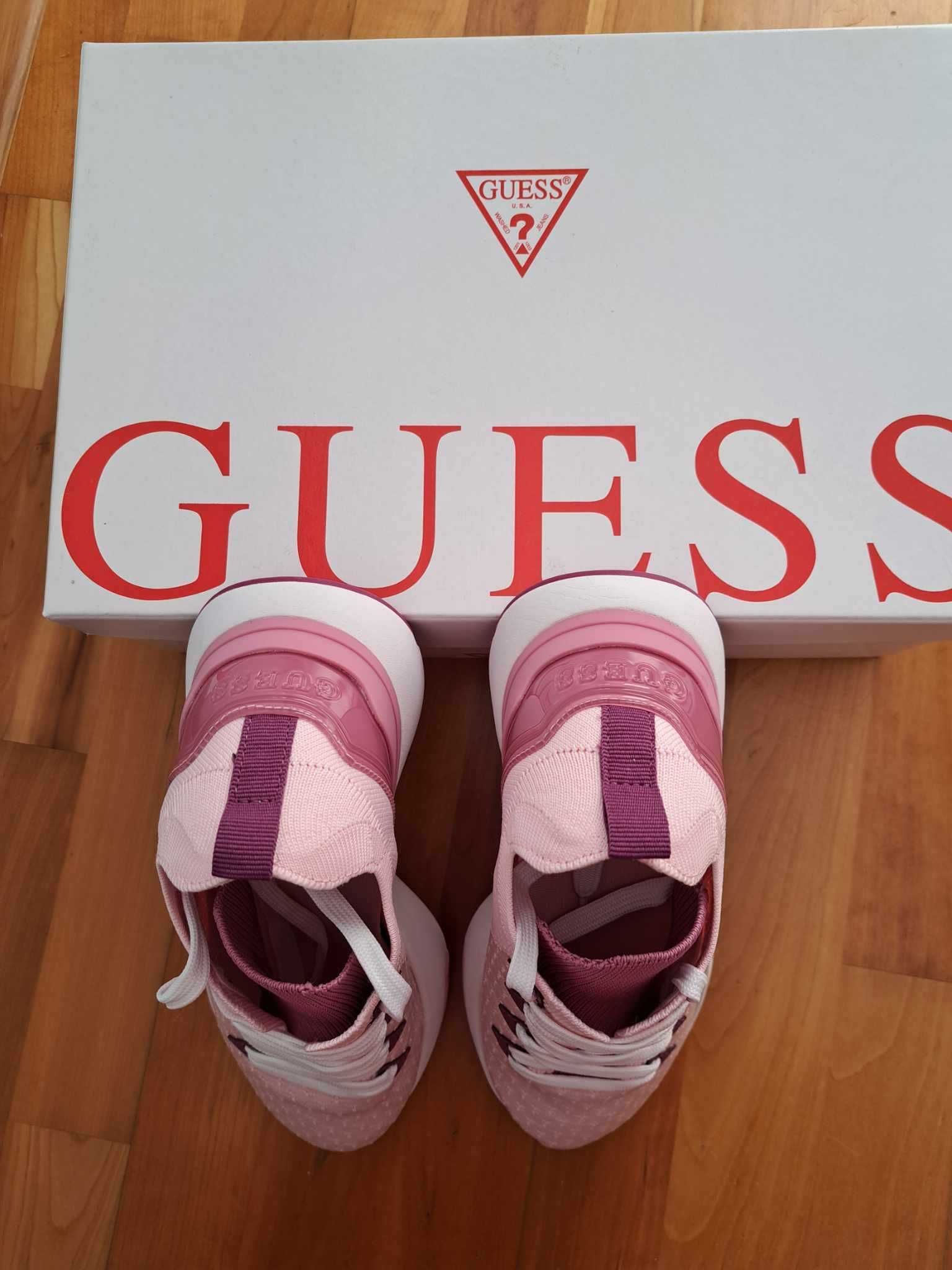 Нови спортни обукви, маратонки, сникърси Guess