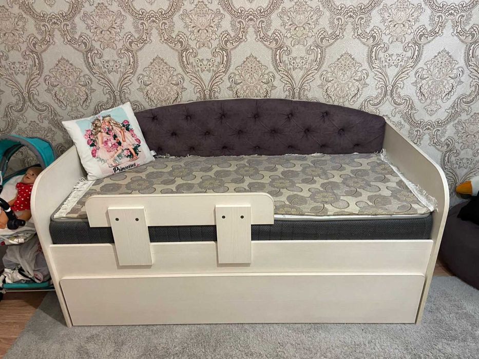 Детская кровать со вторым ярусом