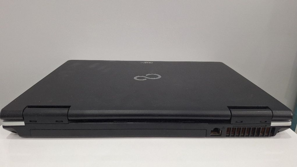 Fujitsu- Lifebook