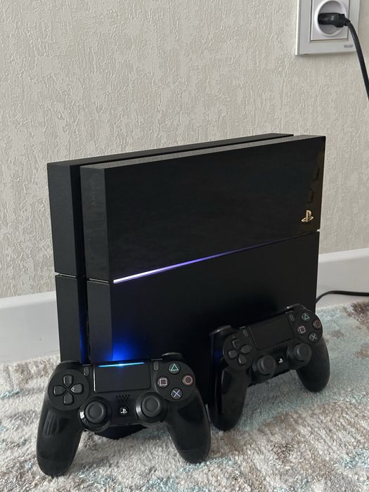Продам Playstation 4 ps4