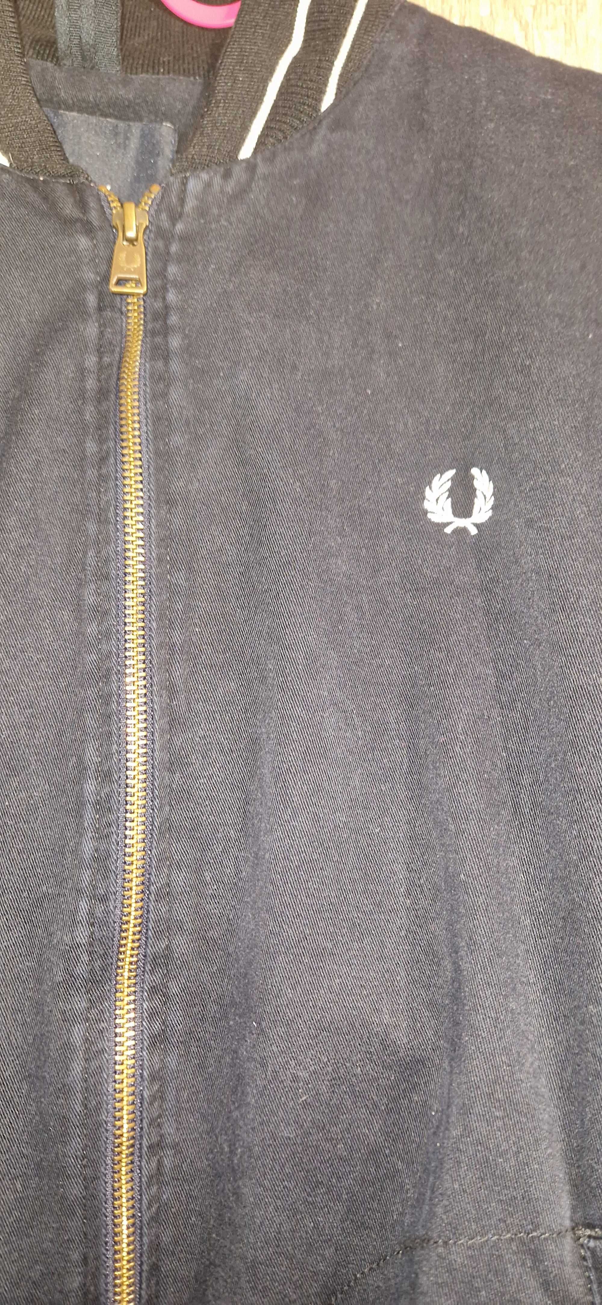 Fred Perry бомбър размер М