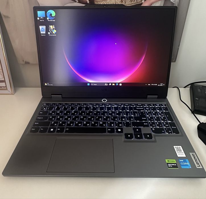 Lenova Loq 15IAX9
