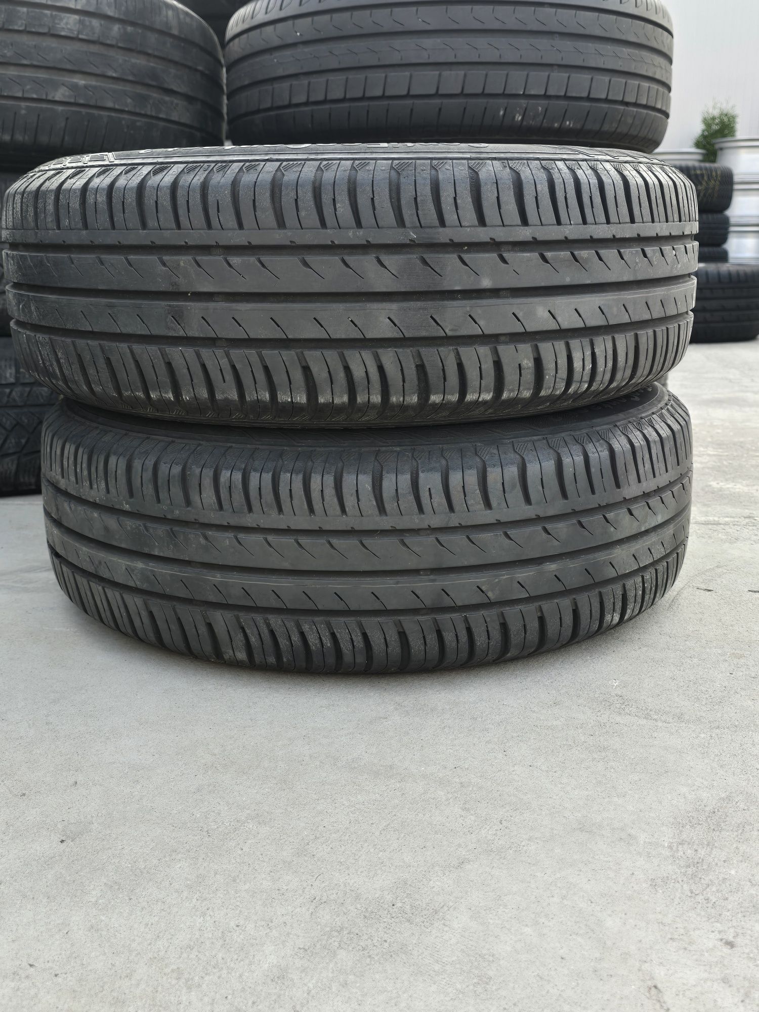 2 Броя 185/65/15 Continental 6,6mm