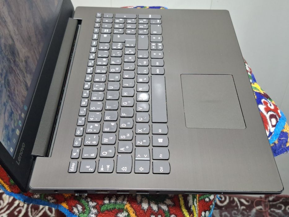 Lenovo ideapad Офисной ноутбук сотилади