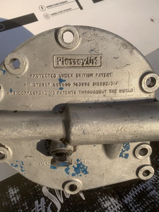 Vând pompa hidraulica ,pentru tractor ford 5000