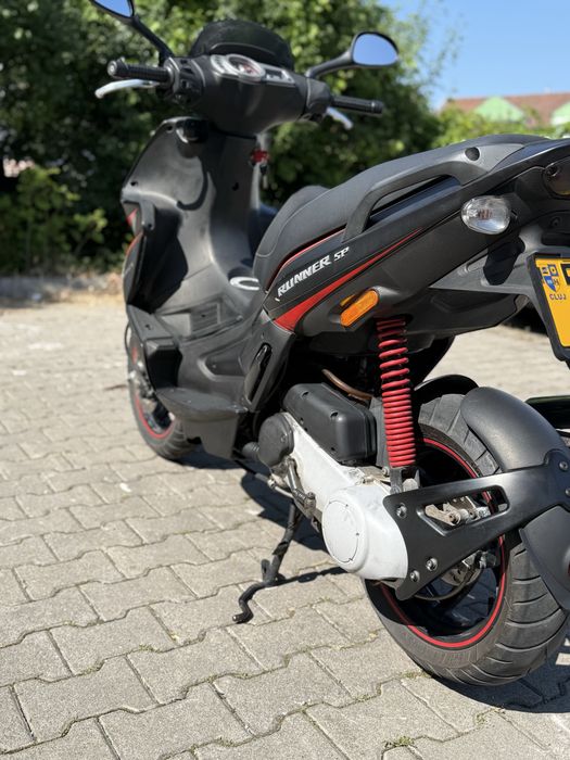 Gilera Runner 50cc 2T – Scuter sport italian, răcire lichid,frane disc
