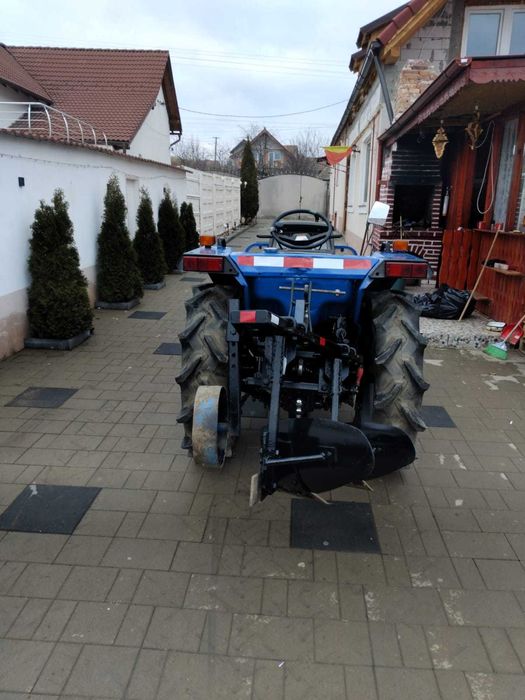 Tractor iseki,  vand sau schimb cu camioneta