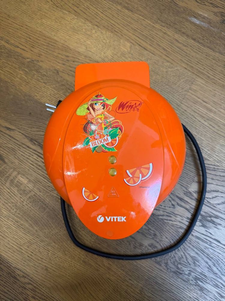 Вафельница от Vitek