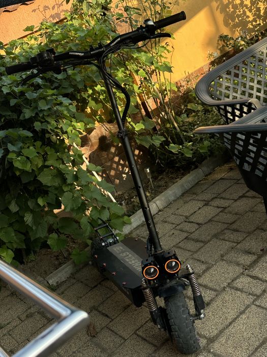 E Wheels E8 3200W 82km/h Dual Motor