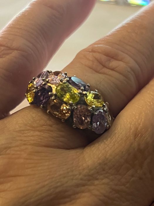 Inel de argint cu zirconii colorate și set de argint