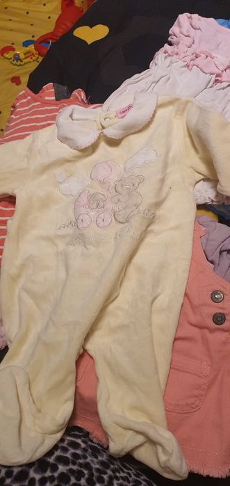 Donez hăinuțe bebeluș de la o luna