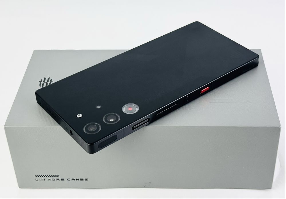 НОВ! ZTE Nubia RedMagic 10 Pro 256GB 12RAM Black Гаранция!