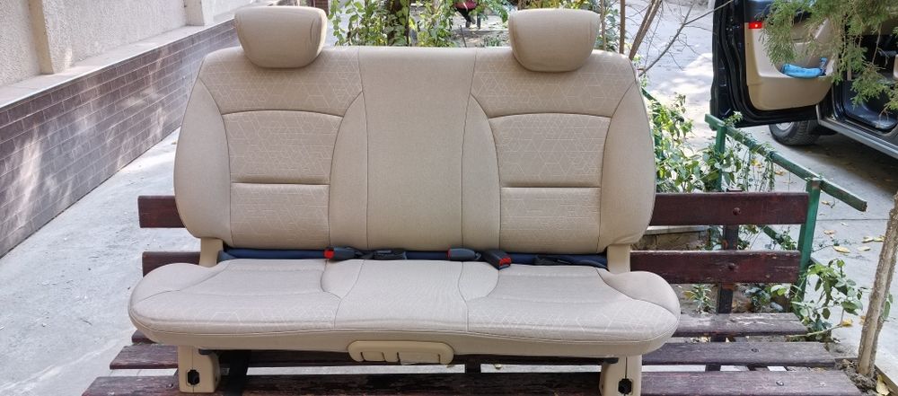 Продам задний ряд сидений !