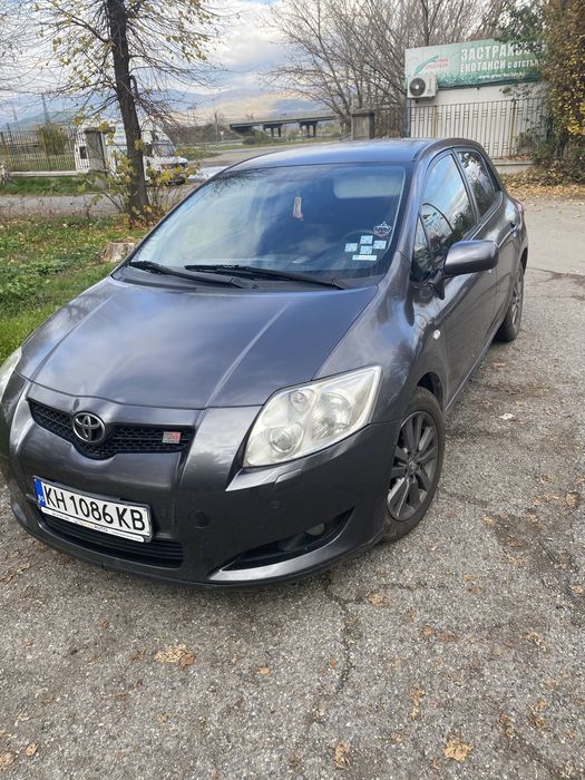 Тойта Аурис 2.0 126