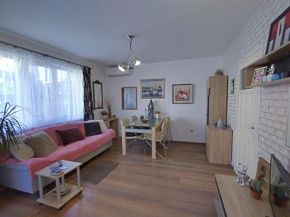 Тристаен апартамент, под наем, Окръжна болница