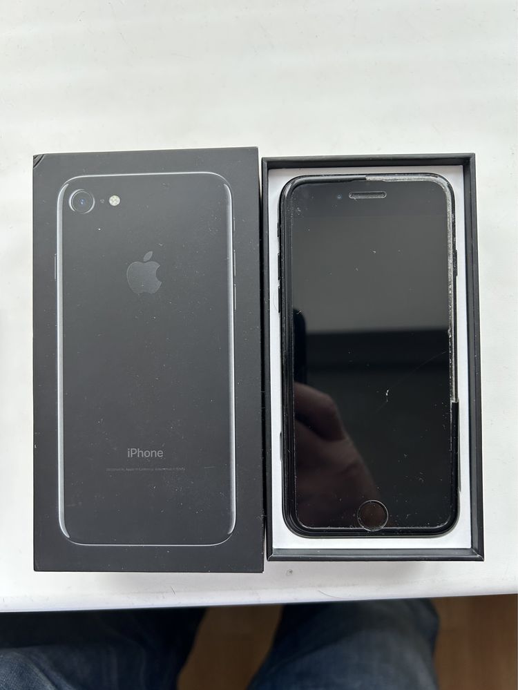 Продам IPhone 7 (128gb)