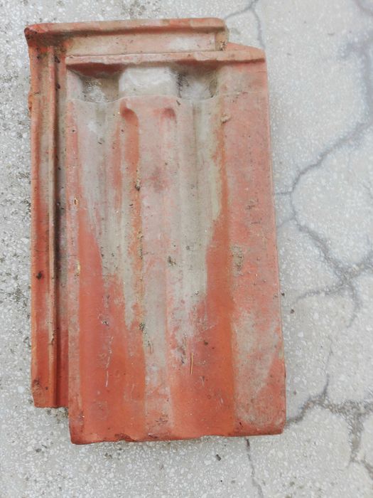 Țiglă ceramica de Buzău