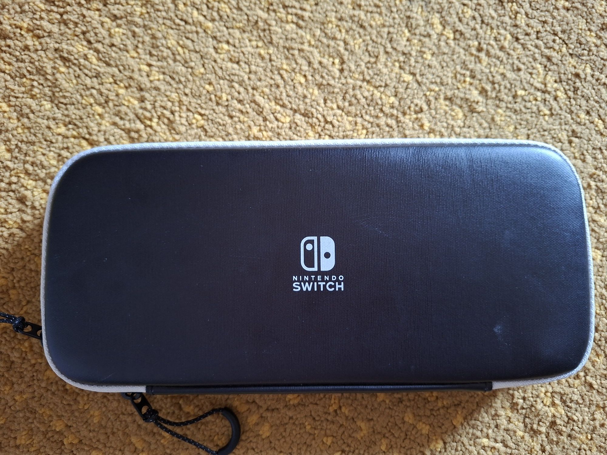 Nintendo Switch Oled пълен комплект + игри