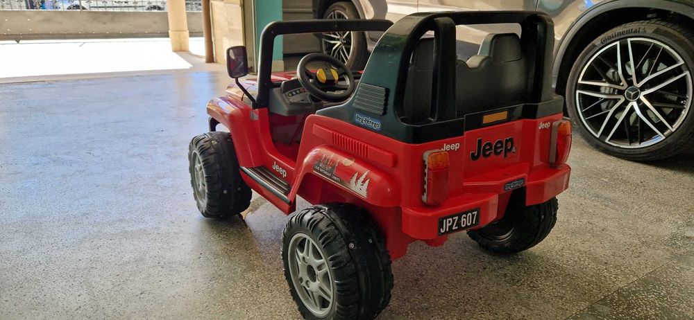 Детска Акумулаторна Кола PEG PEREGO - JEEP