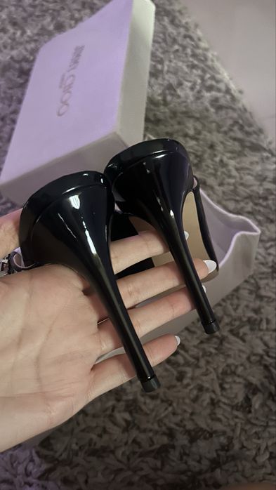 Pantofi jimmy Choo pe comanda
