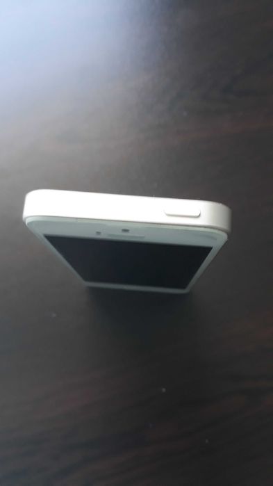 Se 2016 16gb gold rose + airpods 2 pro